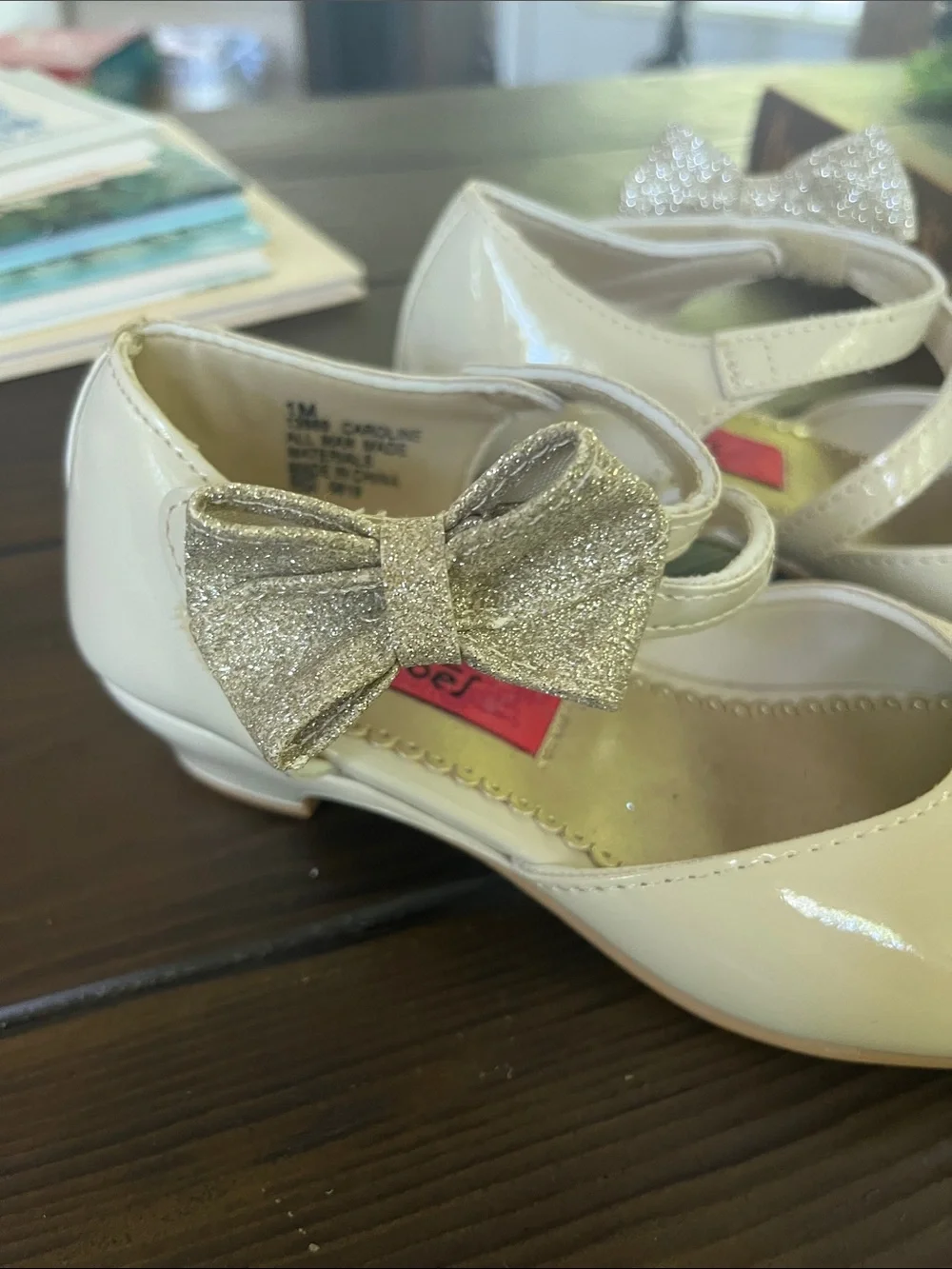 Rachel Shoes Cream Patent Mary Janes with Gold Glitter Bows NWOT
